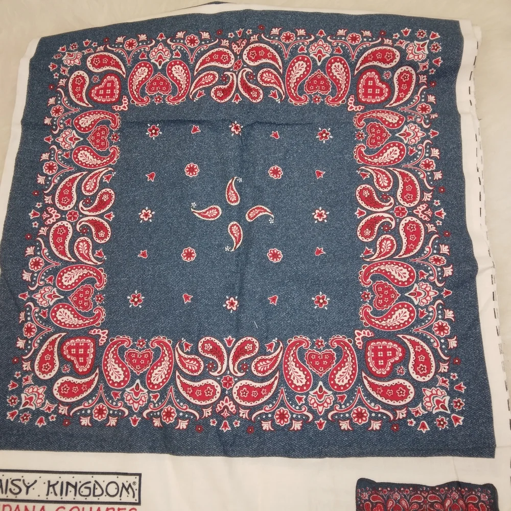FABRIC Daisy Kingdom Bandana Squares, 2 panels, uncut & unwashed